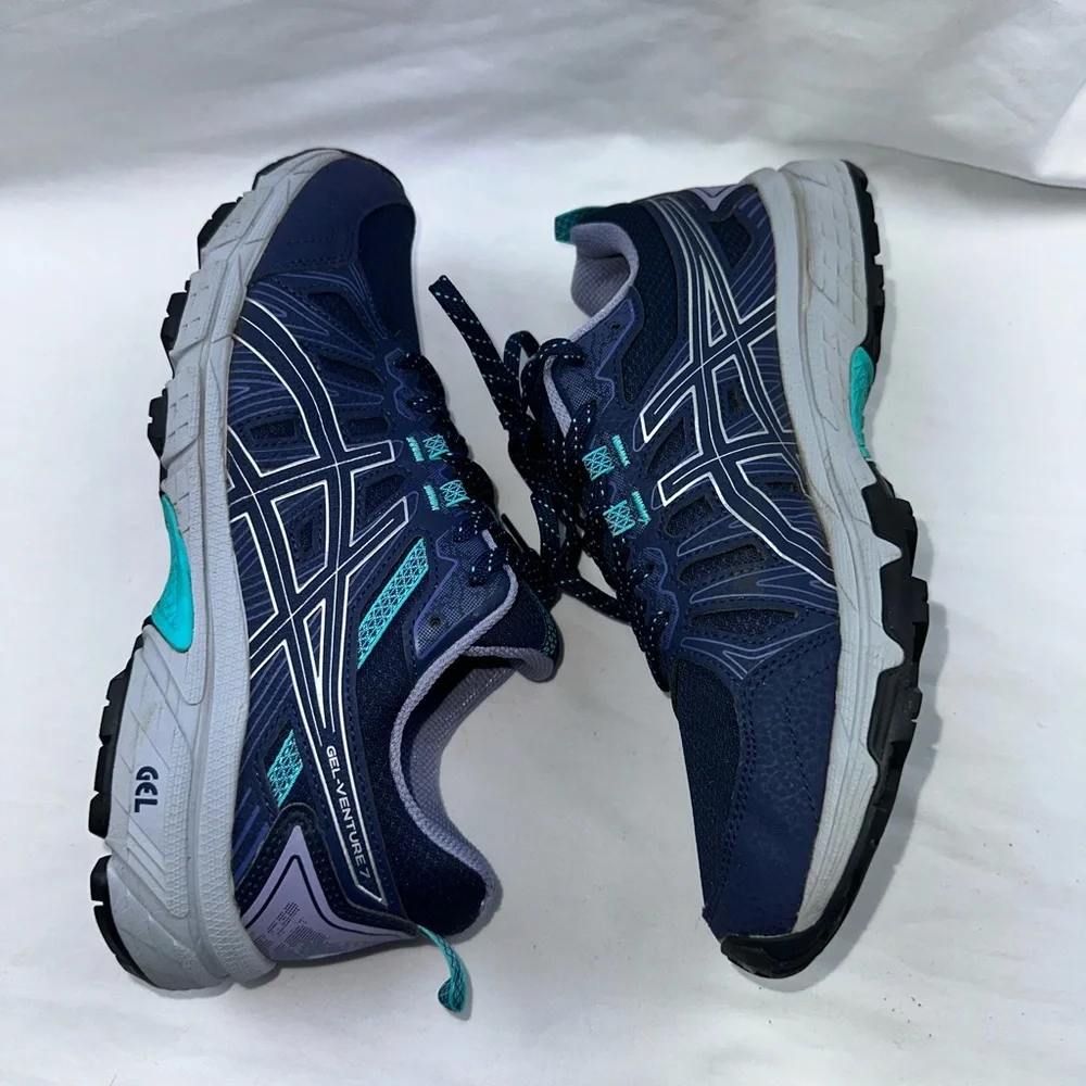 women's ASICS GEL-VENTURE 7 trail running shoes women’s size 9.5